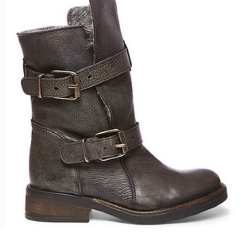 Steve Madden Black Combat & Moto Winter Boots Women Size 7. Cozy! Fur lined!